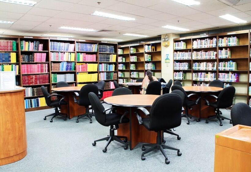 هتل Aim Conference Center