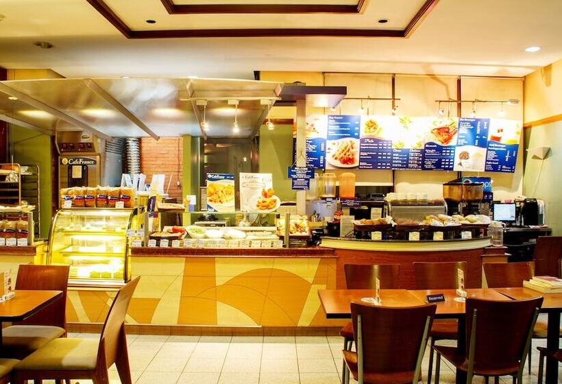 هتل Aim Conference Center