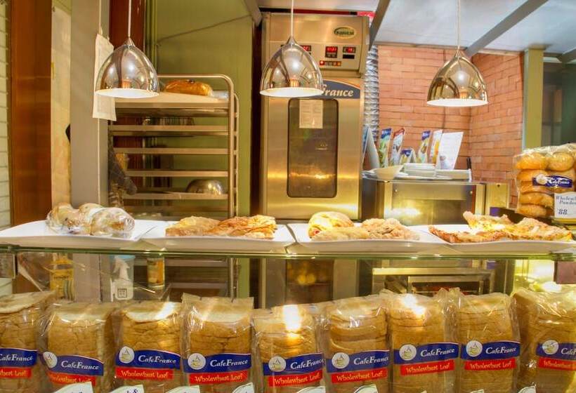 هتل Aim Conference Center