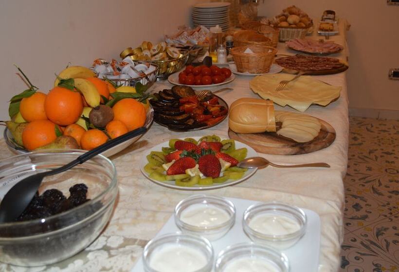 Отель Albergo L Antico Convitto