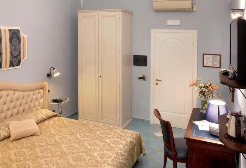 Отель Albergo L Antico Convitto