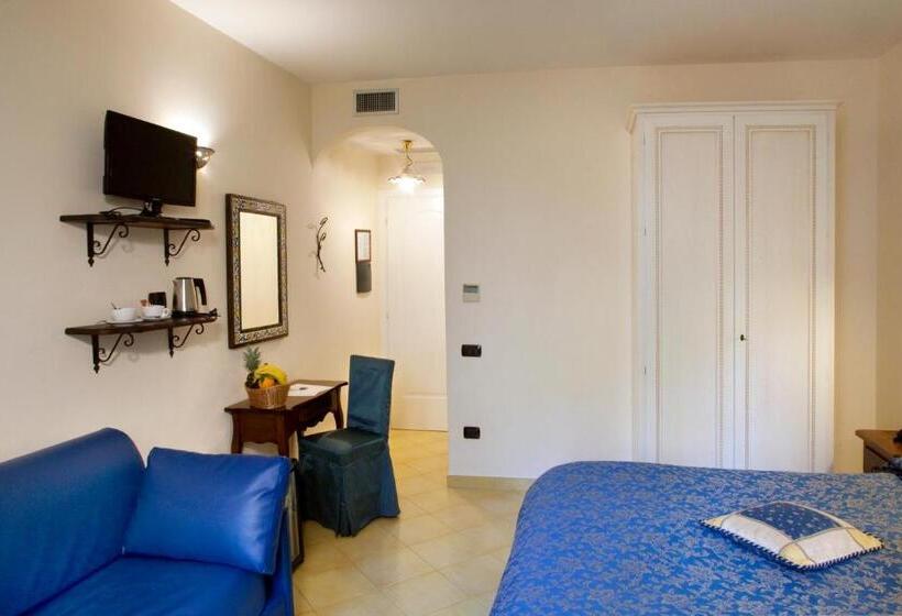 هتل Albergo L Antico Convitto