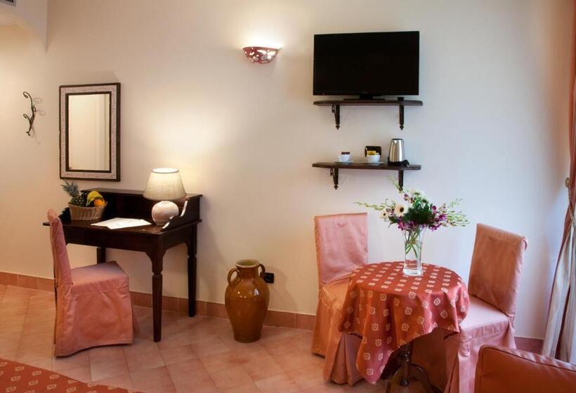 Отель Albergo L Antico Convitto