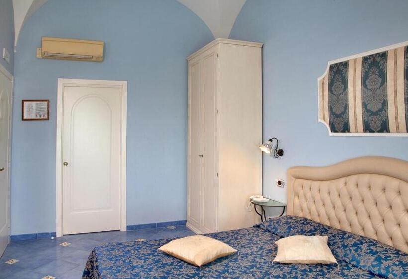 Отель Albergo L Antico Convitto