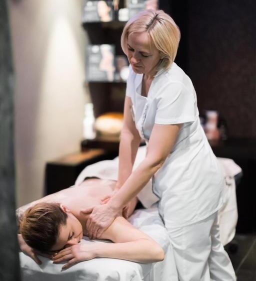 هتل Aleksander Medical & Spa