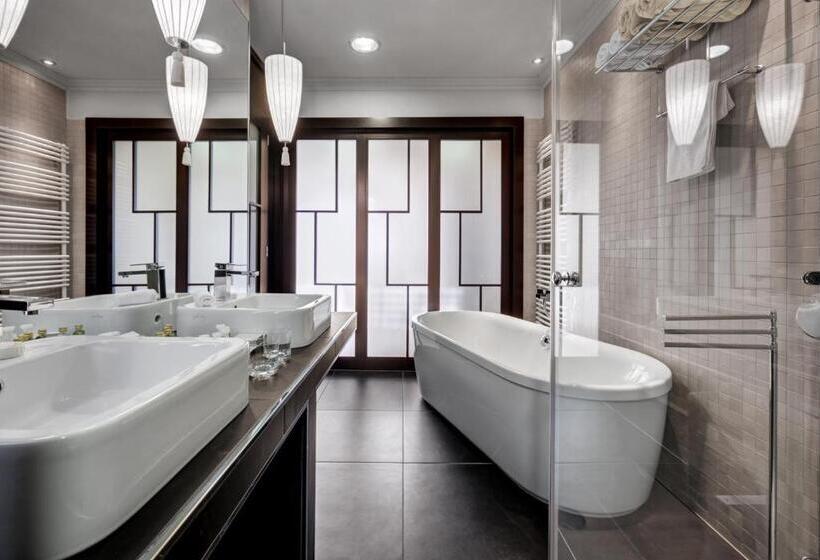 هتل Aleksander Medical & Spa