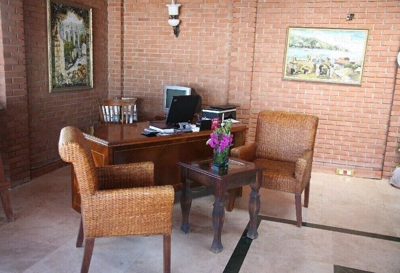 فندق Arion Resort