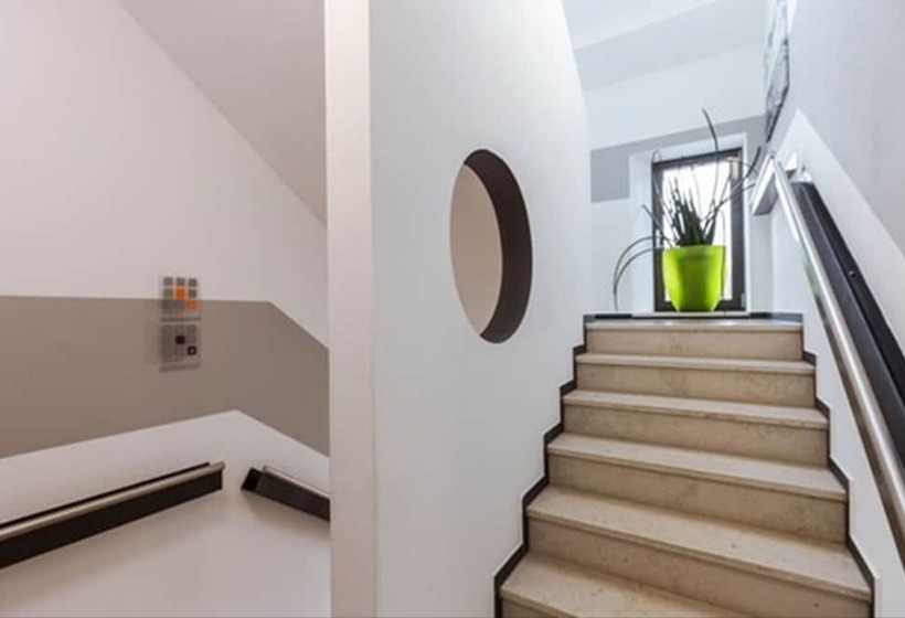 בית מלון כפרי Arooma