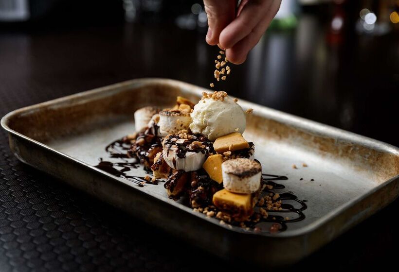 בית מלון כפרי Atura Blacktown