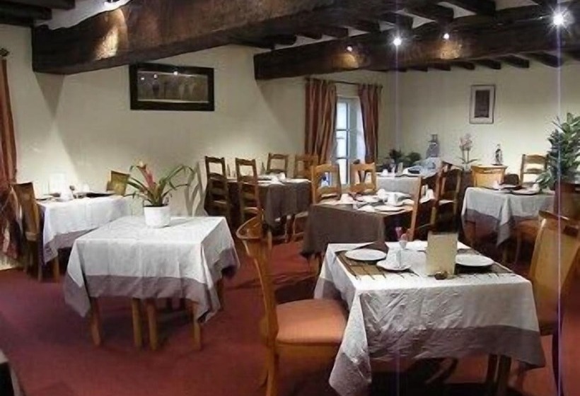 호텔 Auberge Du Cheval Blanc   Teritoria