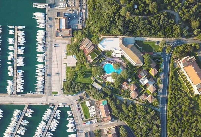 هتل Cala Del Porto Punta Ala