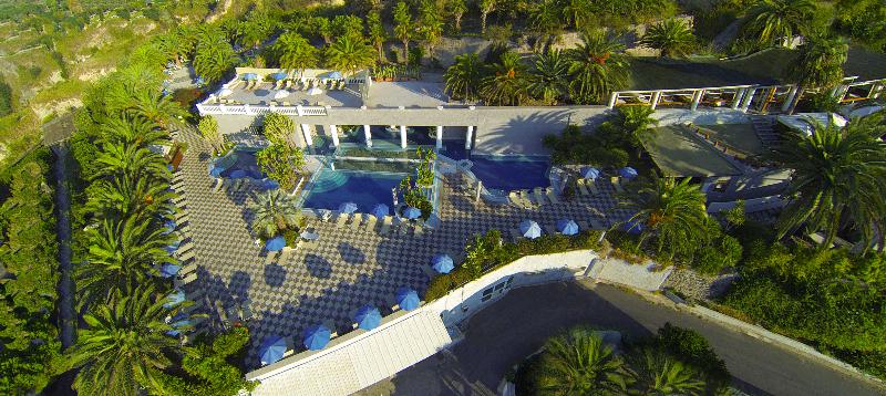 בית מלון כפרי Borgo Romantica   Resort & Spa