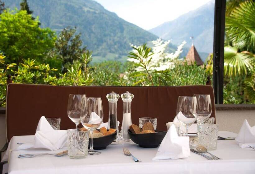 Отель Castel Rundegg