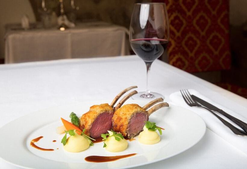 Отель Castel Rundegg