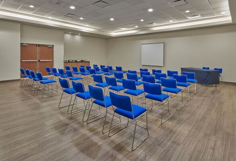 בית מלון כפרי City Express By Marriott Playa Del Carmen