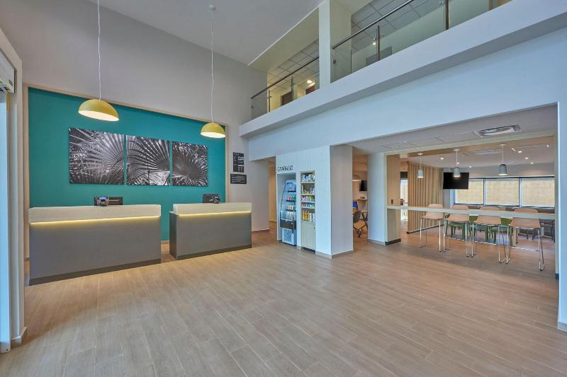 בית מלון כפרי City Express By Marriott Playa Del Carmen