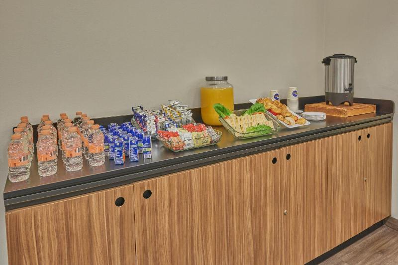 בית מלון כפרי City Express By Marriott Playa Del Carmen