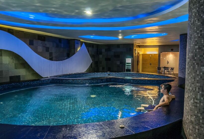 Claro Makassar Hotel & Convention