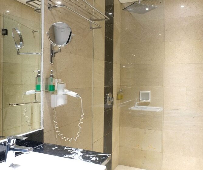 Claro Makassar Hotel & Convention