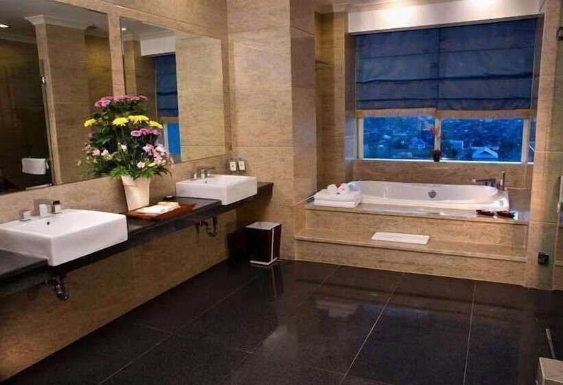 Claro Makassar Hotel & Convention