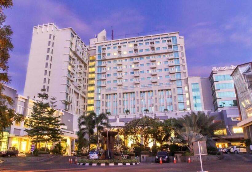 Claro Makassar Hotel & Convention