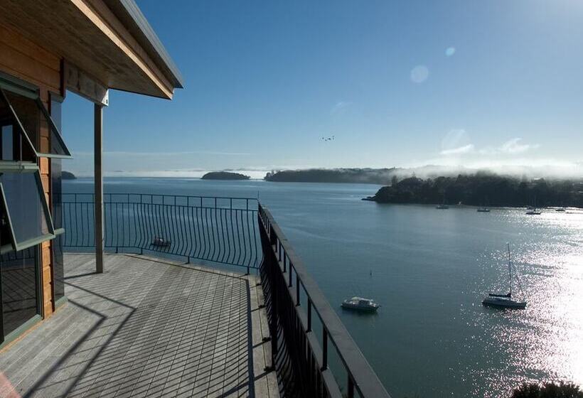 هتل Cliff Edge By The Sea