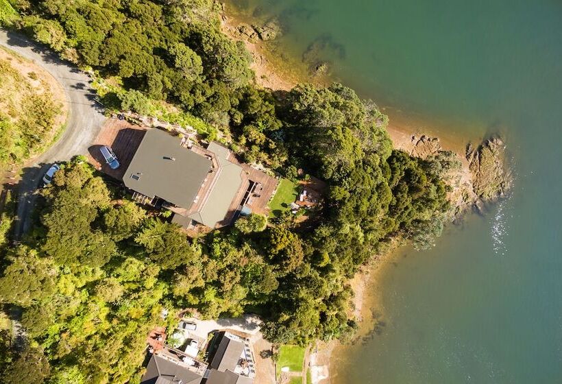 هتل Cliff Edge By The Sea