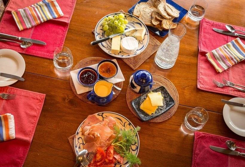 هتل Cliff Edge By The Sea