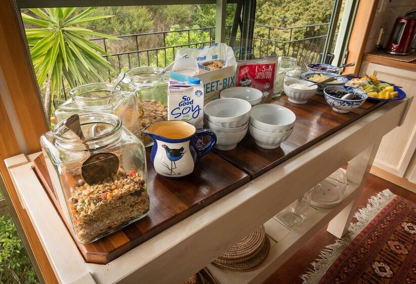 هتل Cliff Edge By The Sea