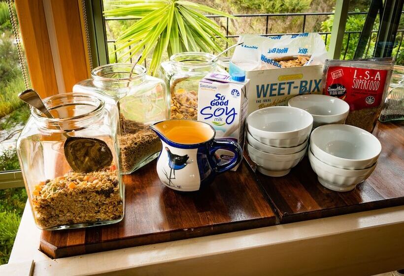 هتل Cliff Edge By The Sea