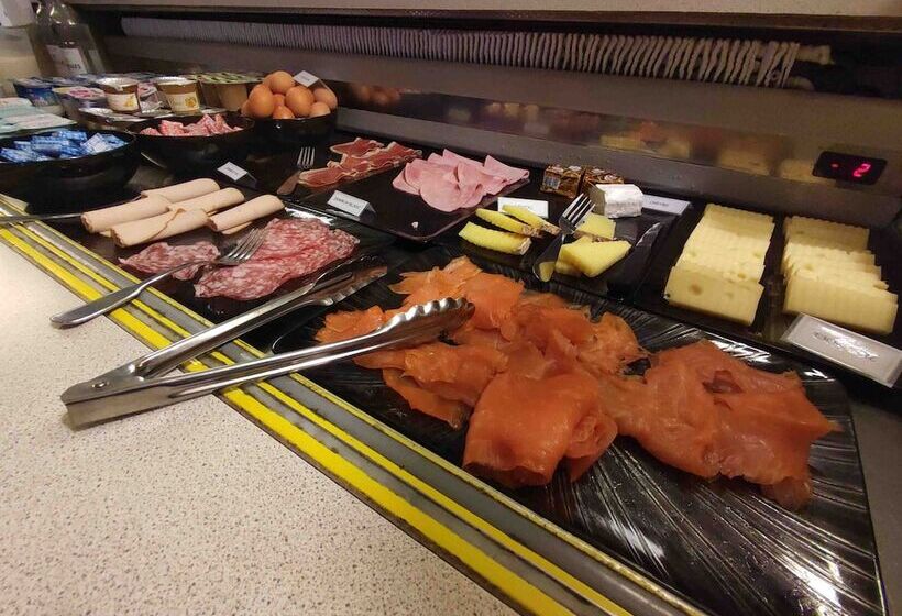 בית מלון כפרי Contact Hôtel Le Provençal Bordeaux Lac