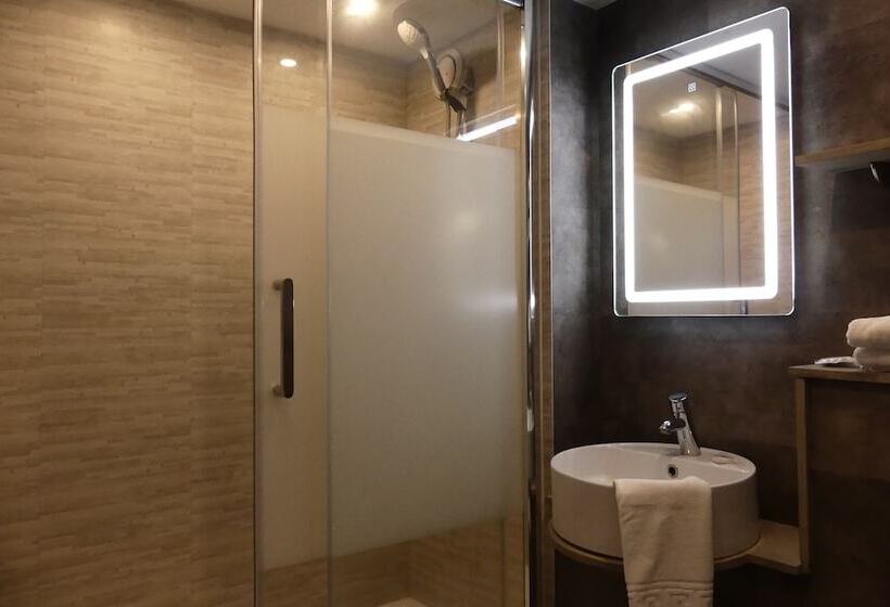 בית מלון כפרי Contact Hôtel Le Provençal Bordeaux Lac