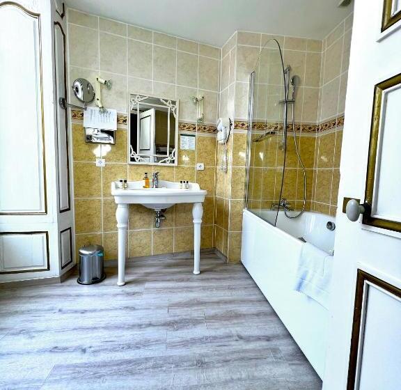 فندق De La Poste