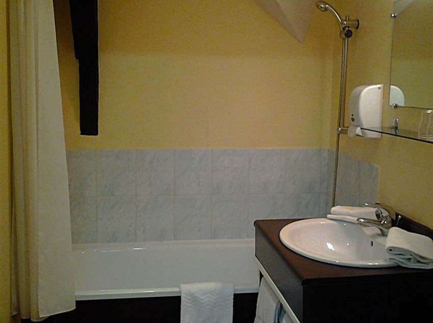 هتل De La Tour De L'horloge