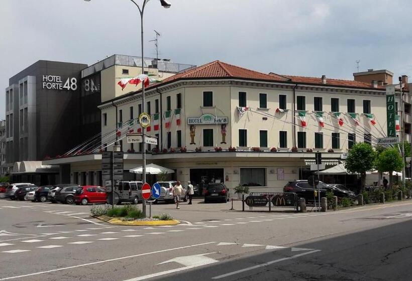 فندق Forte Del 48