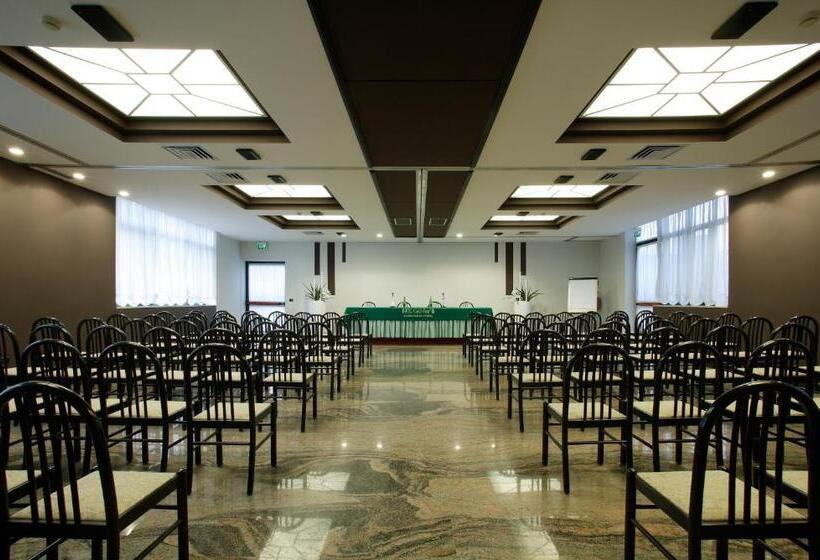 فندق Forte Del 48