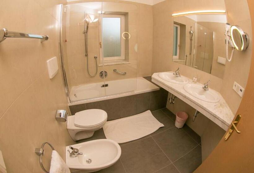 فندق Goldenes Roessl Adults Only