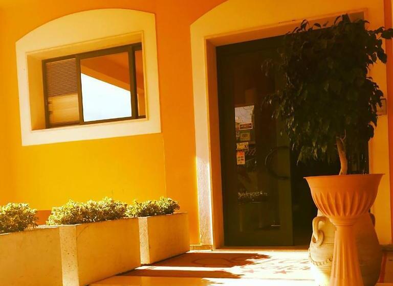 هتل Greta Rooms