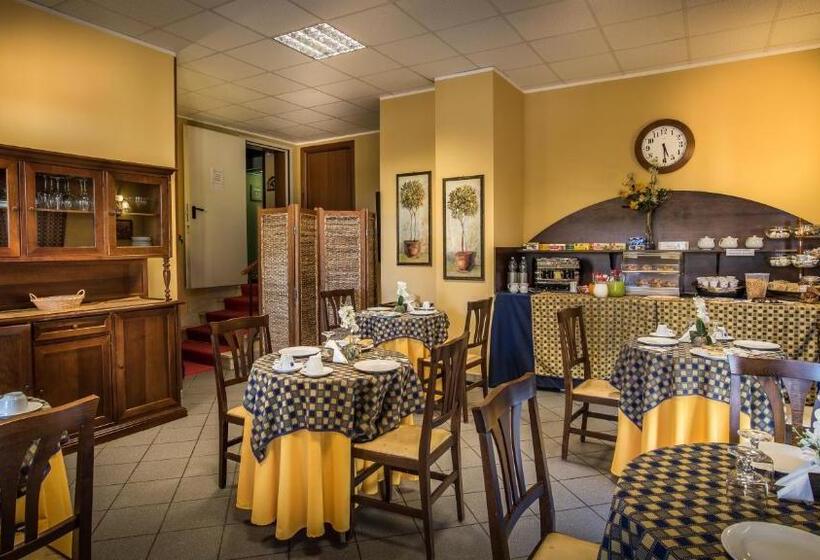 Отель Greta Rooms