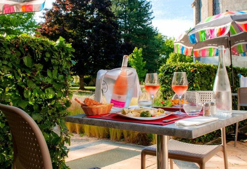 فندق Hôtel Miléade Le Domaine De La Blairie   Saumur