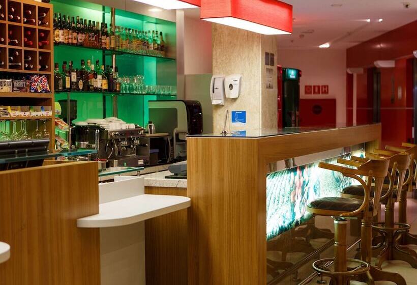 בית מלון כפרי Ibis Vitoria Da Conquista