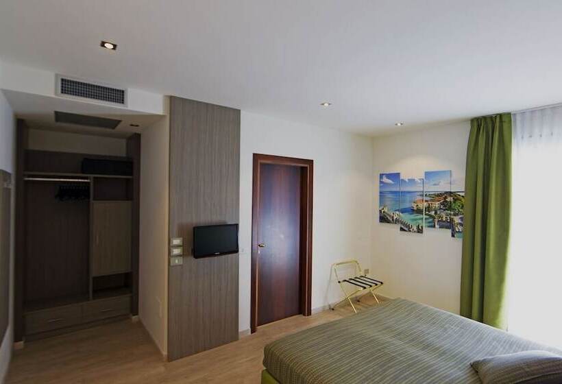 בית מלון כפרי Ideal