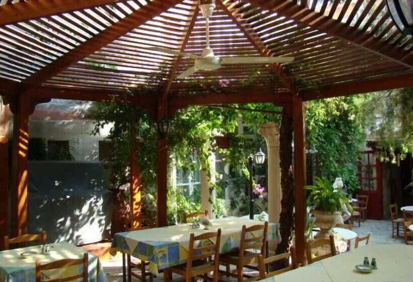 Kiniras Traditional Hotel & Restaurant