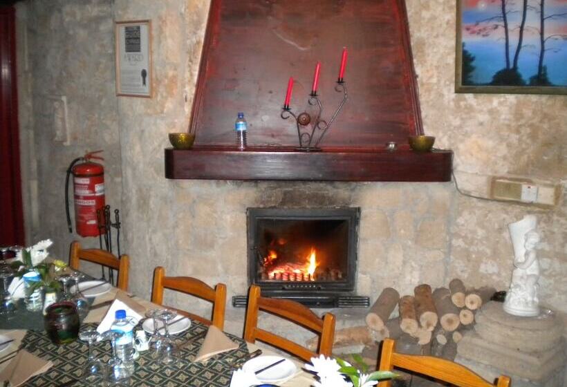 Kiniras Traditional Hotel & Restaurant
