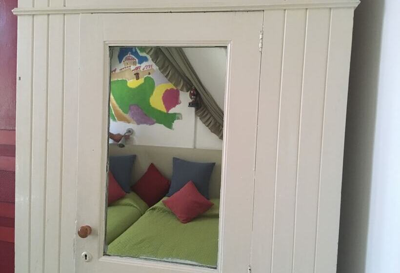 Kiniras Traditional Hotel & Restaurant