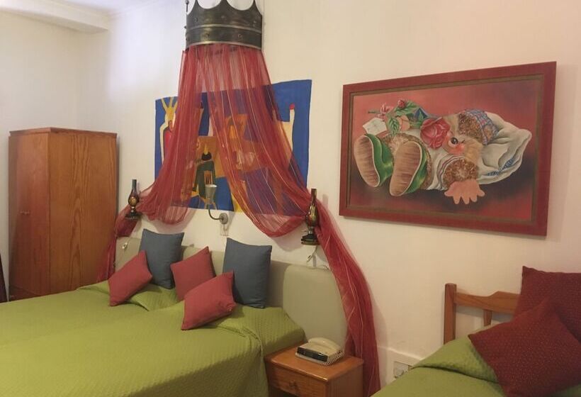 Kiniras Traditional Hotel & Restaurant