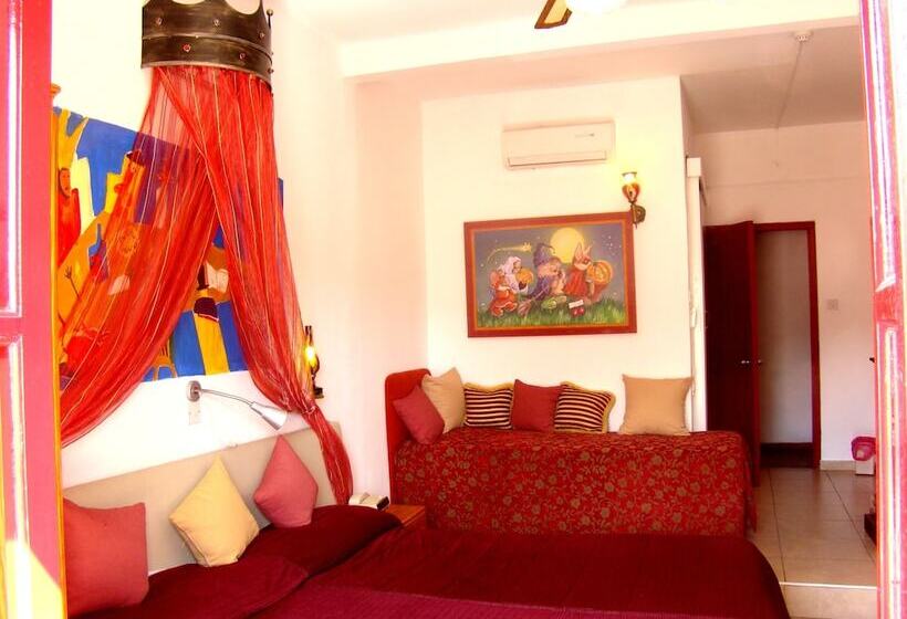 Kiniras Traditional Hotel & Restaurant