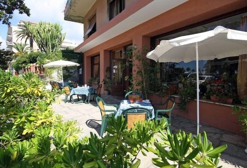 בית מלון כפרי Kristina