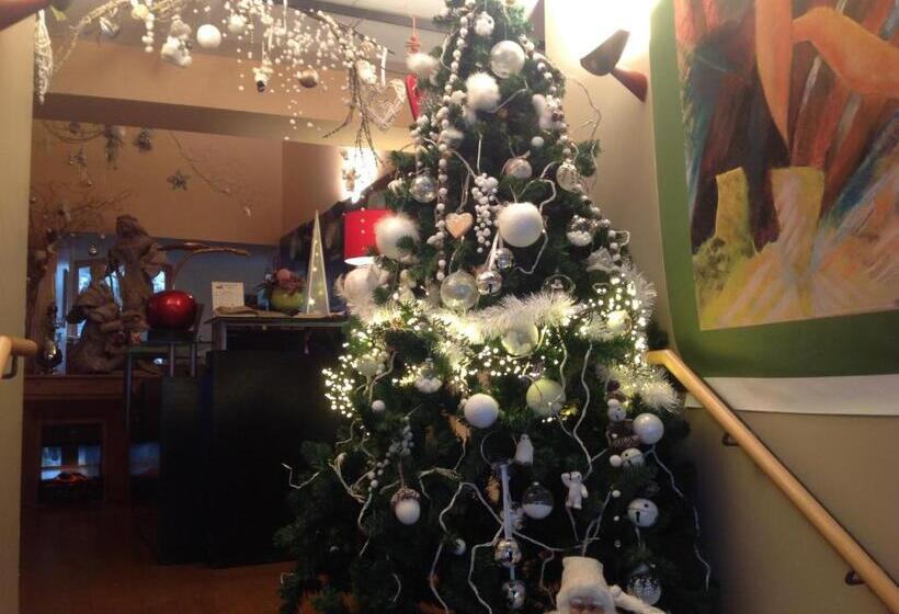 Отель L Hostellerie Du Château