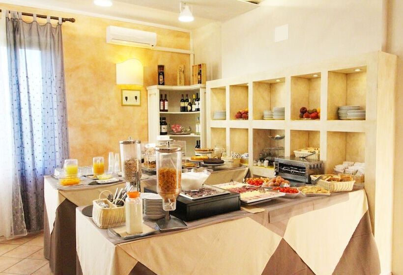 ホテル La Loggia   Villa Gloria  Adults Only